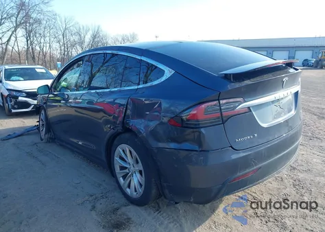 2018 Tesla Model X 100D/75D/P100D z USA, uszkodzony, nr VIN 5YJXCDE25JF105000